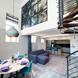 Apartment Florette 2br In By Arcobnb